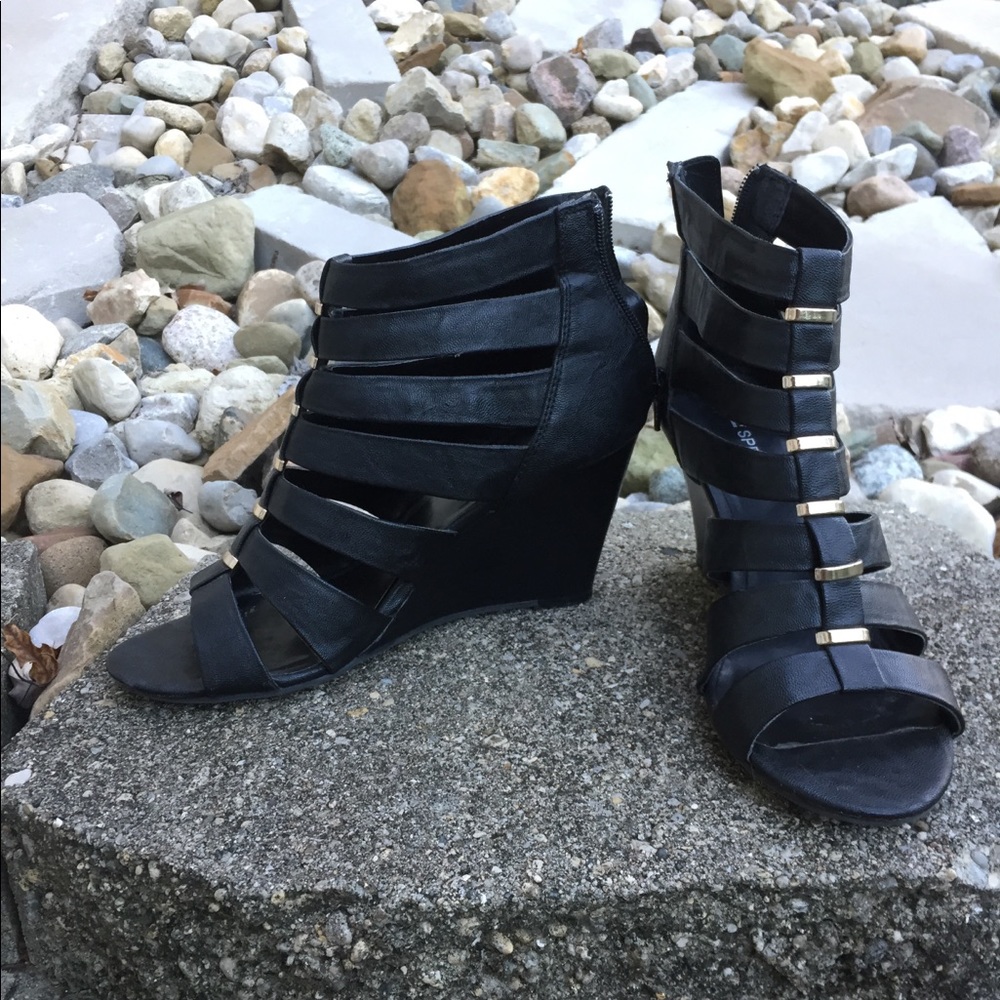 Call it Spring size 8 strappy black wedges